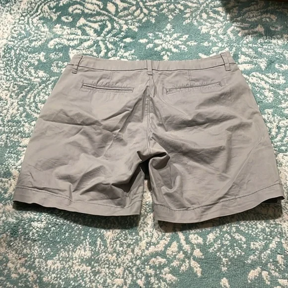 size 2 gray 7” Old Navy Chino shorts - Picture 6 of 8